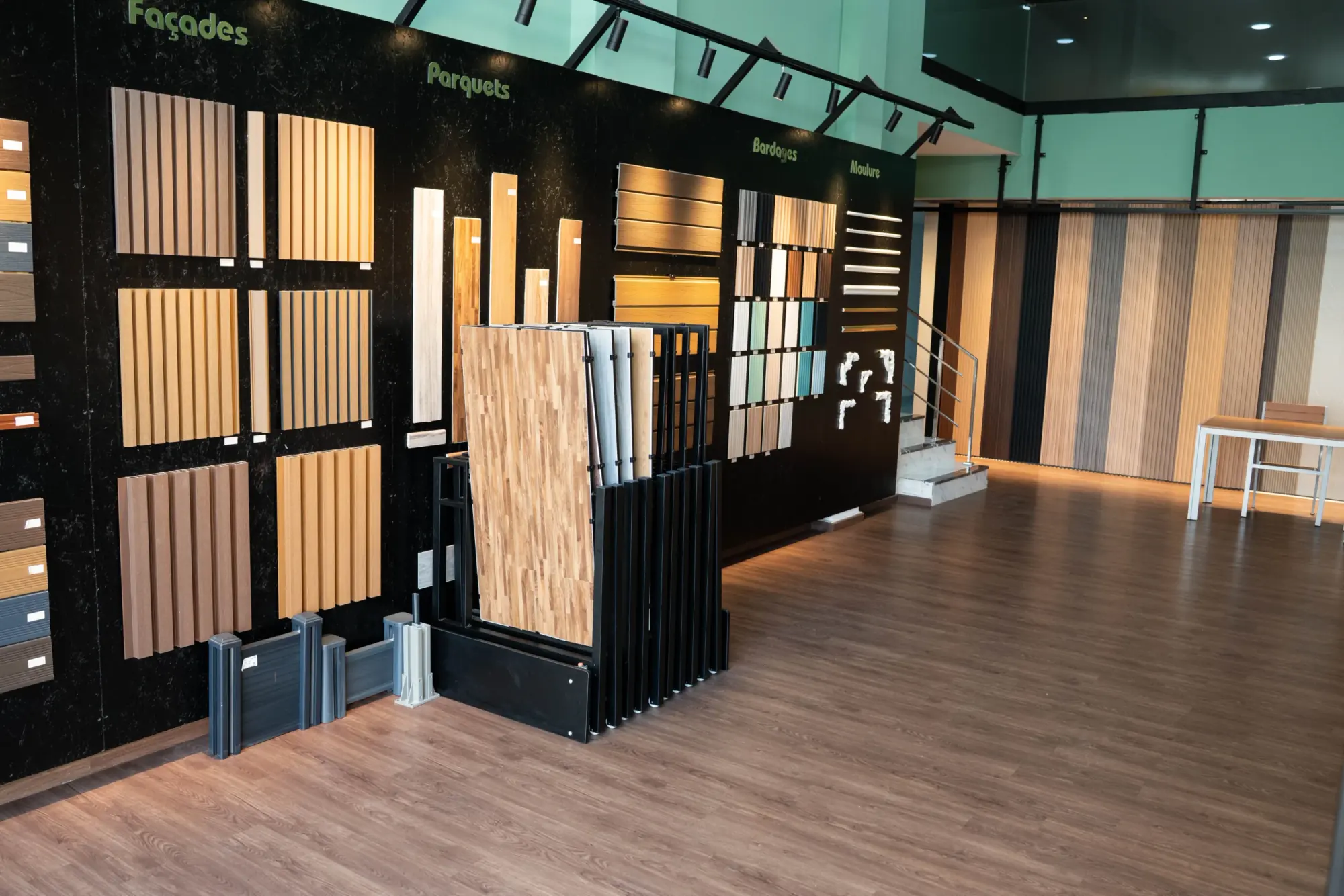 Façade habillée de bardage composite DECNO teinte Teak